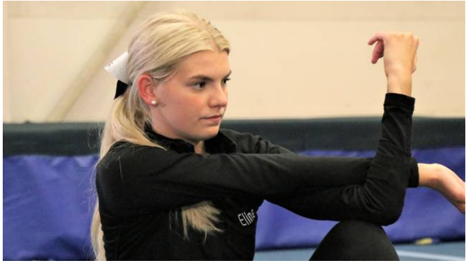 Read more about the article Cheerleader Eline (18) knakk ryggen og fekk kreft: – Eg har slutta å sjå framover